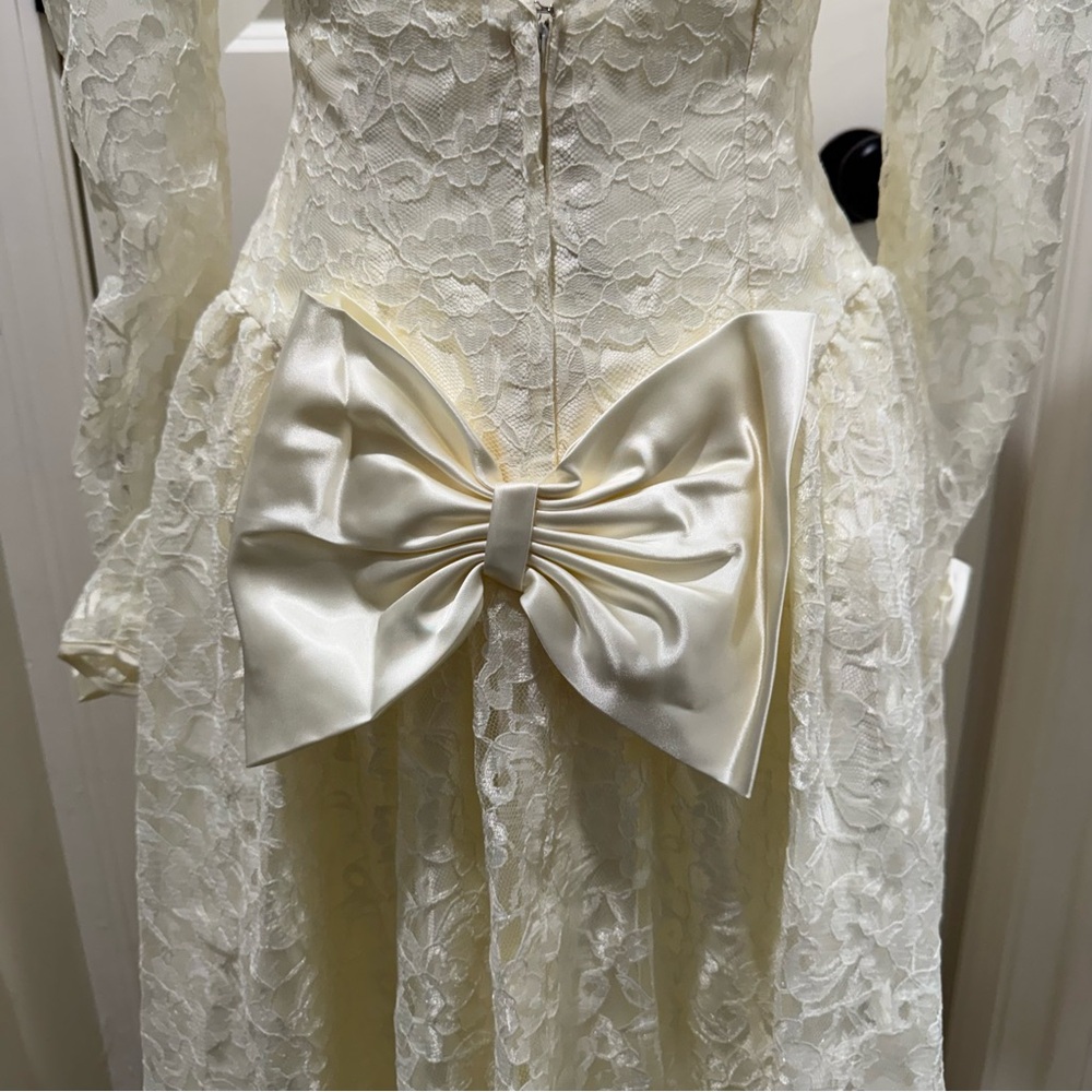 Vintage Alfred Angelo Wedding Dress - Picture 10 of 13